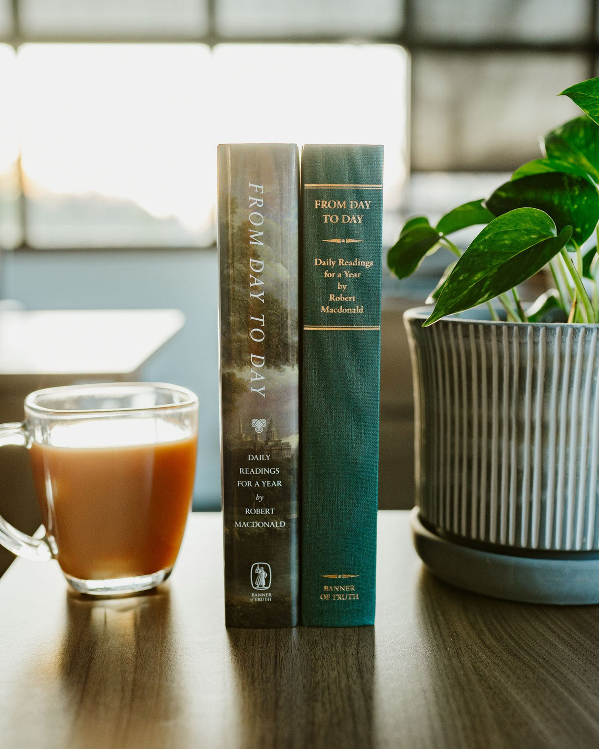 From Day to Day: Helpful Words for the Christian Life: Daily Readings for a Year