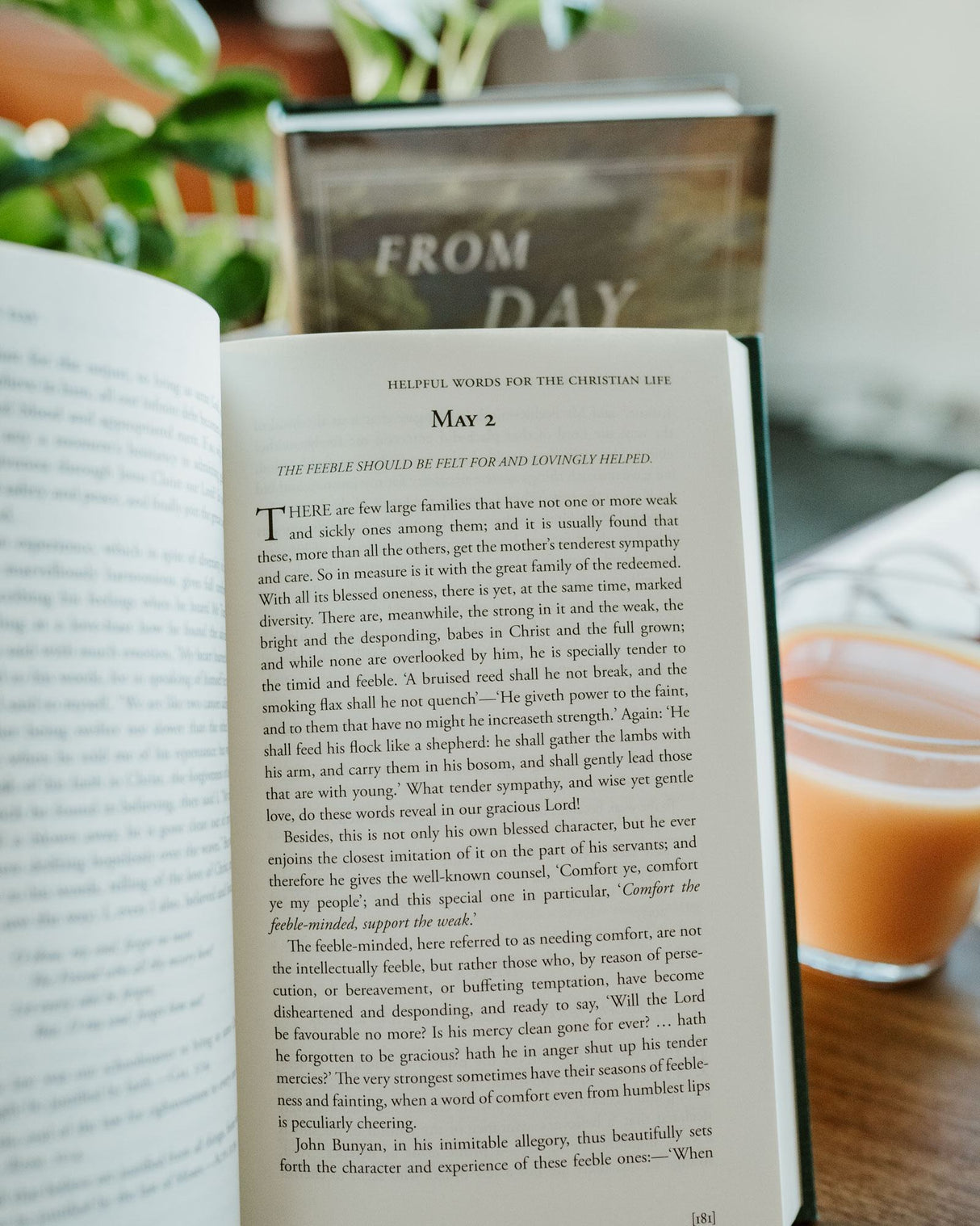 From Day to Day: Helpful Words for the Christian Life: Daily Readings for a Year