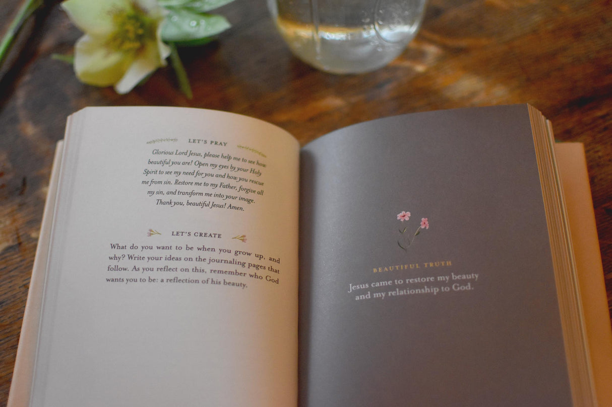 What Makes You Beautiful: 20 Daily Devotions for Girls