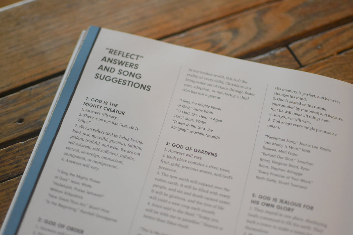 Who Is God?: 52 Pictures to Share with Your Family