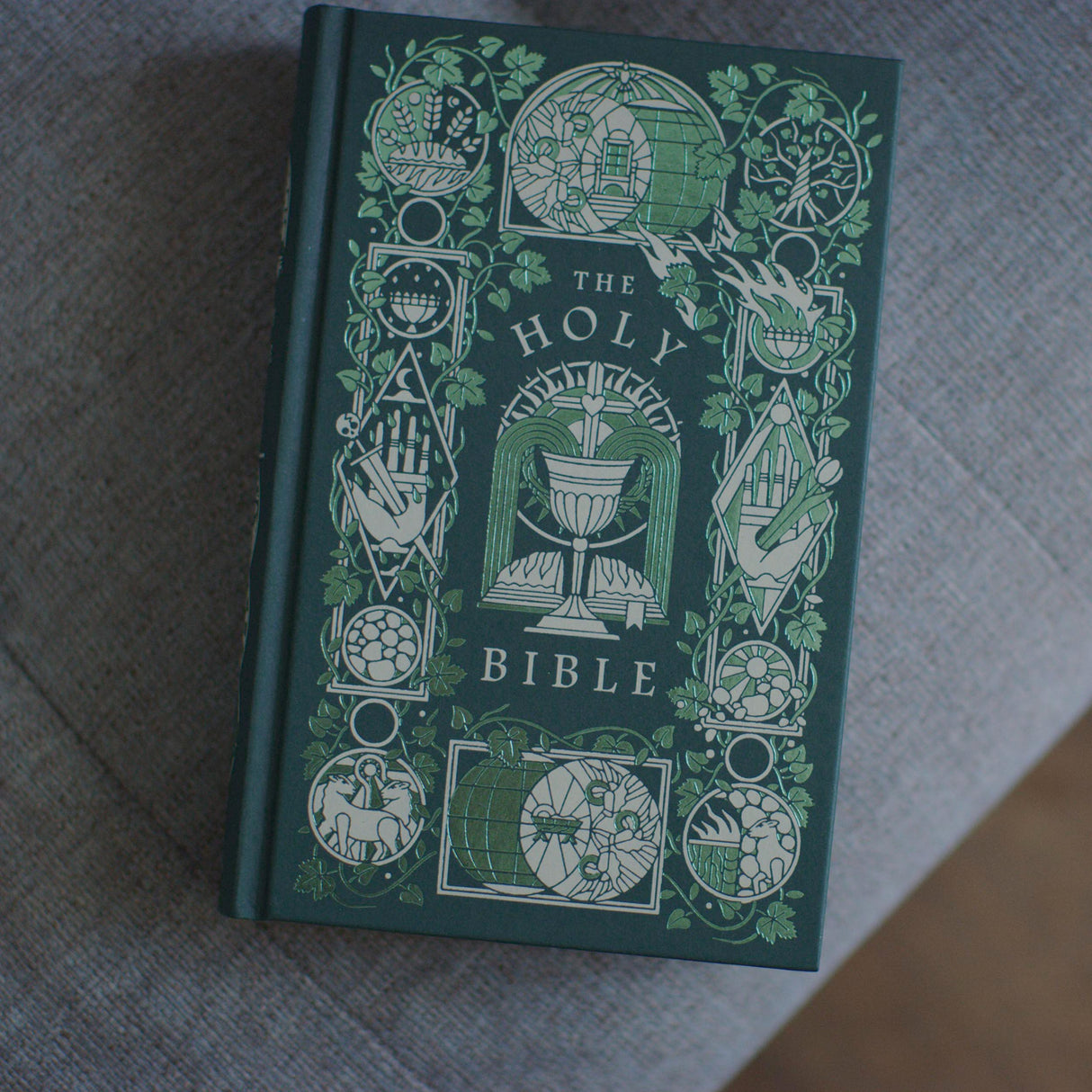 ESV Student Study Bible, Artist Series (Cloth Over Board, Joshua Noom, I Am)