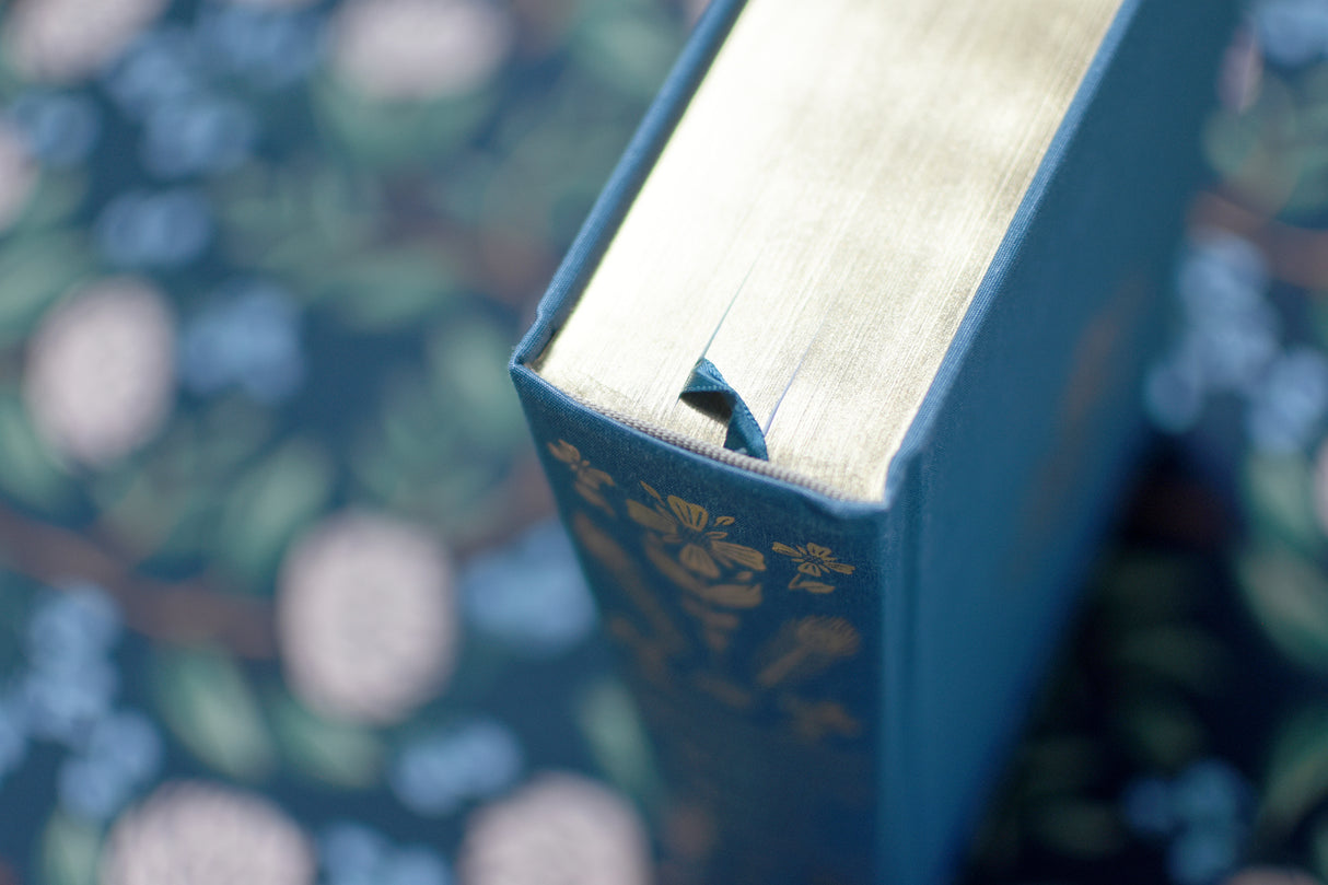 ESV Women's Study Bible (Cloth Over Board, Dark Teal)