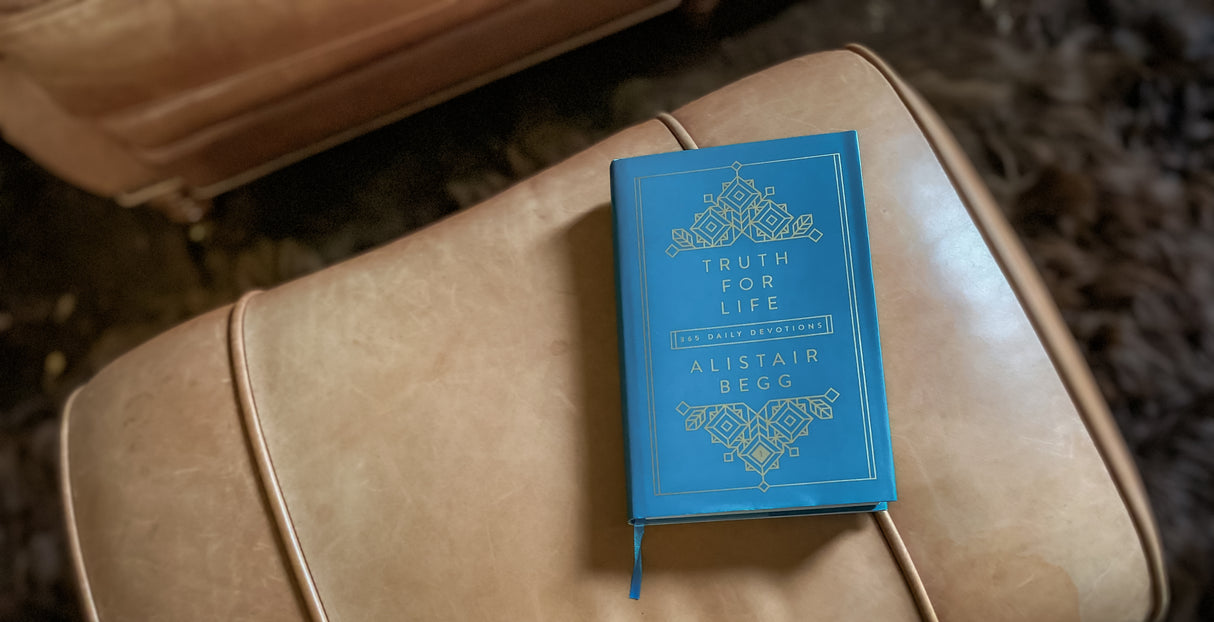 Truth for Life: 365 Daily Devotions