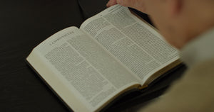 ESV Large Print Thinline Bible (Genuine Leather, Black)