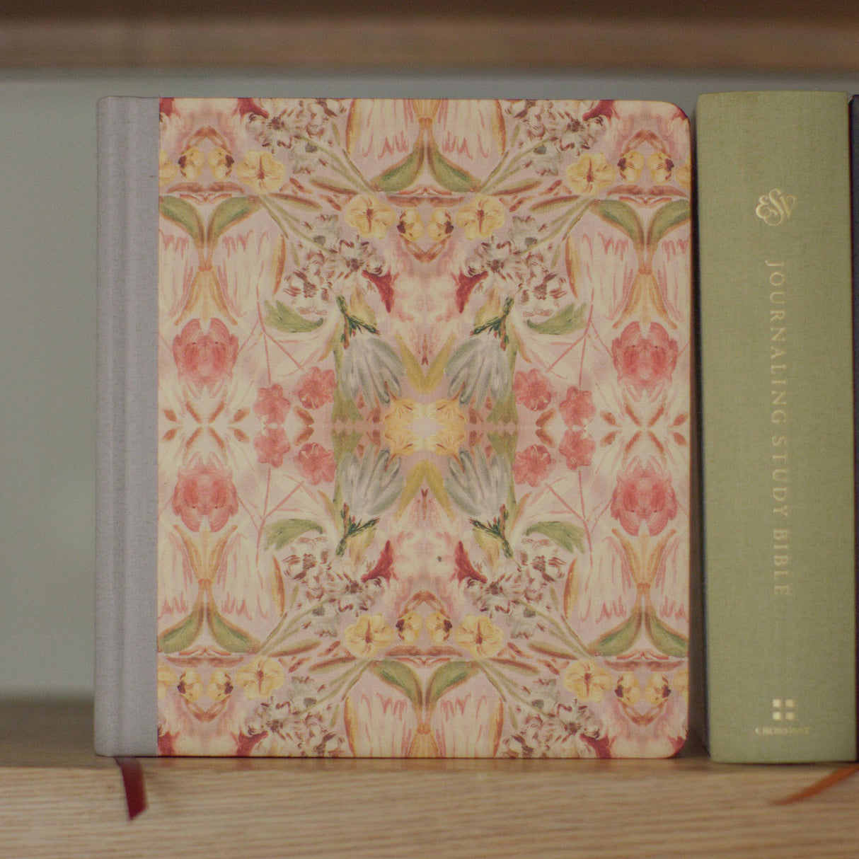 ESV Journaling Study Bible, Artist Series (Cloth Over Board, Jessica Dennis Bush, Vivienne)