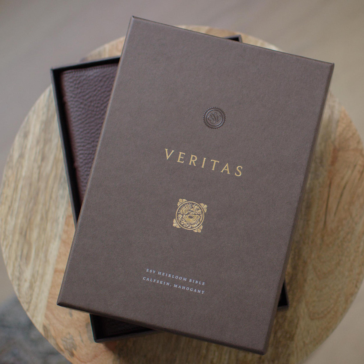 ESV Heirloom Bible, Veritas: Single Column Edition (Calfskin, Mahogany)