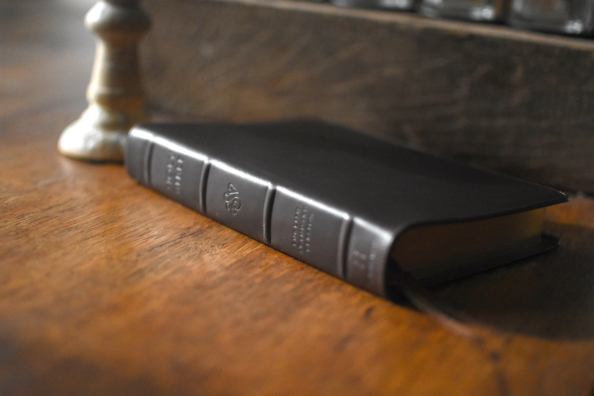 ESV Heirloom Bible, Omega Edition (Wellington Leather, Brown)