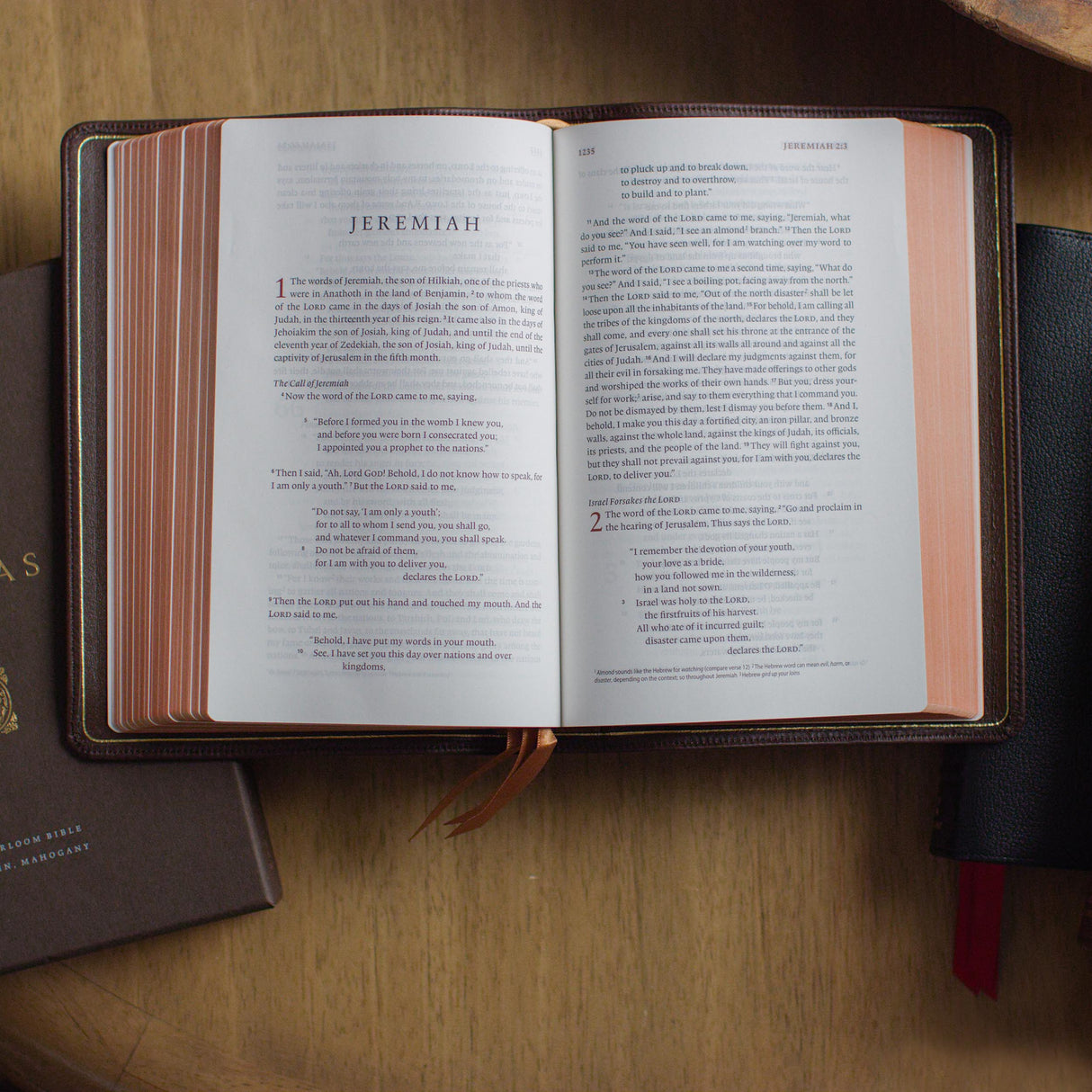 ESV Heirloom Bible, Veritas: Single Column Edition (Calfskin, Mahogany)