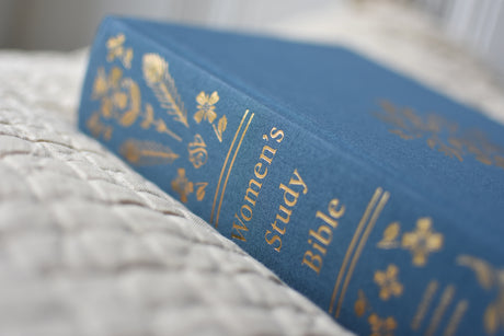 ESV Women's Study Bible (Cloth Over Board, Dark Teal)