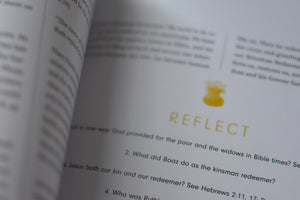 Who Is Jesus?: 40 Pictures to Share with Your Family