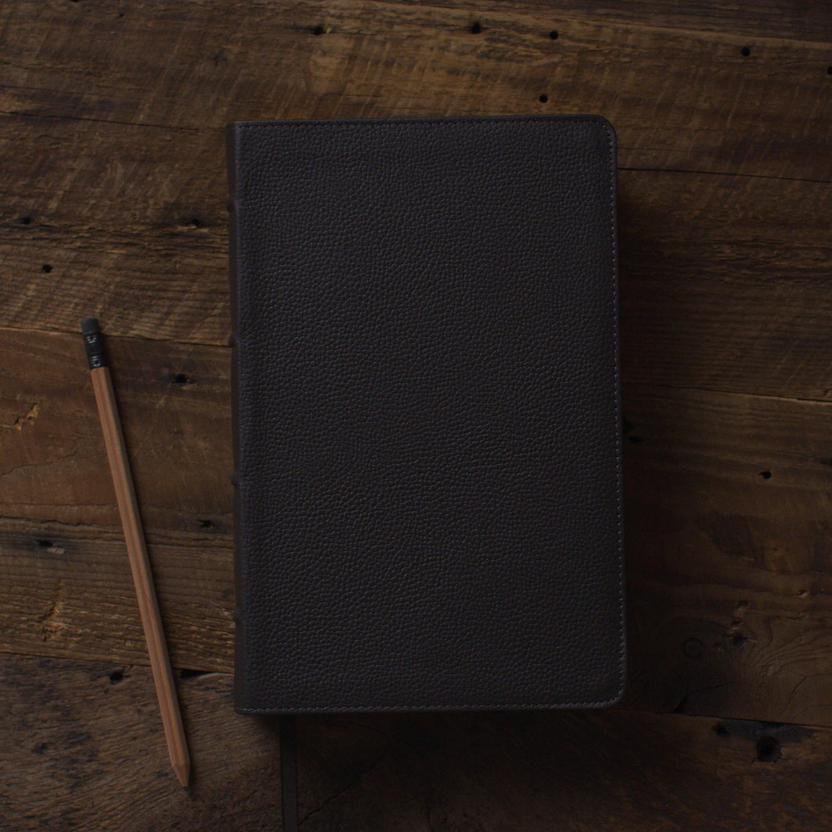 ESV Large Print Personal Size Bible (Buffalo Leather, Deep Brown)