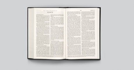 ESV Premium Pew and Worship Bible (Hardcover, Black) (1022365663279)